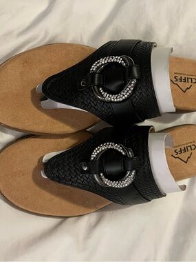 Cliffs by White Mountain Black Slide Sandals. Size 8 1/2.